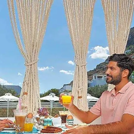 Perigiali & سكيروس