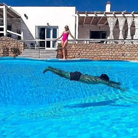 Perigiali & فندق سكيروس