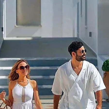 Perigiali & سكيروس